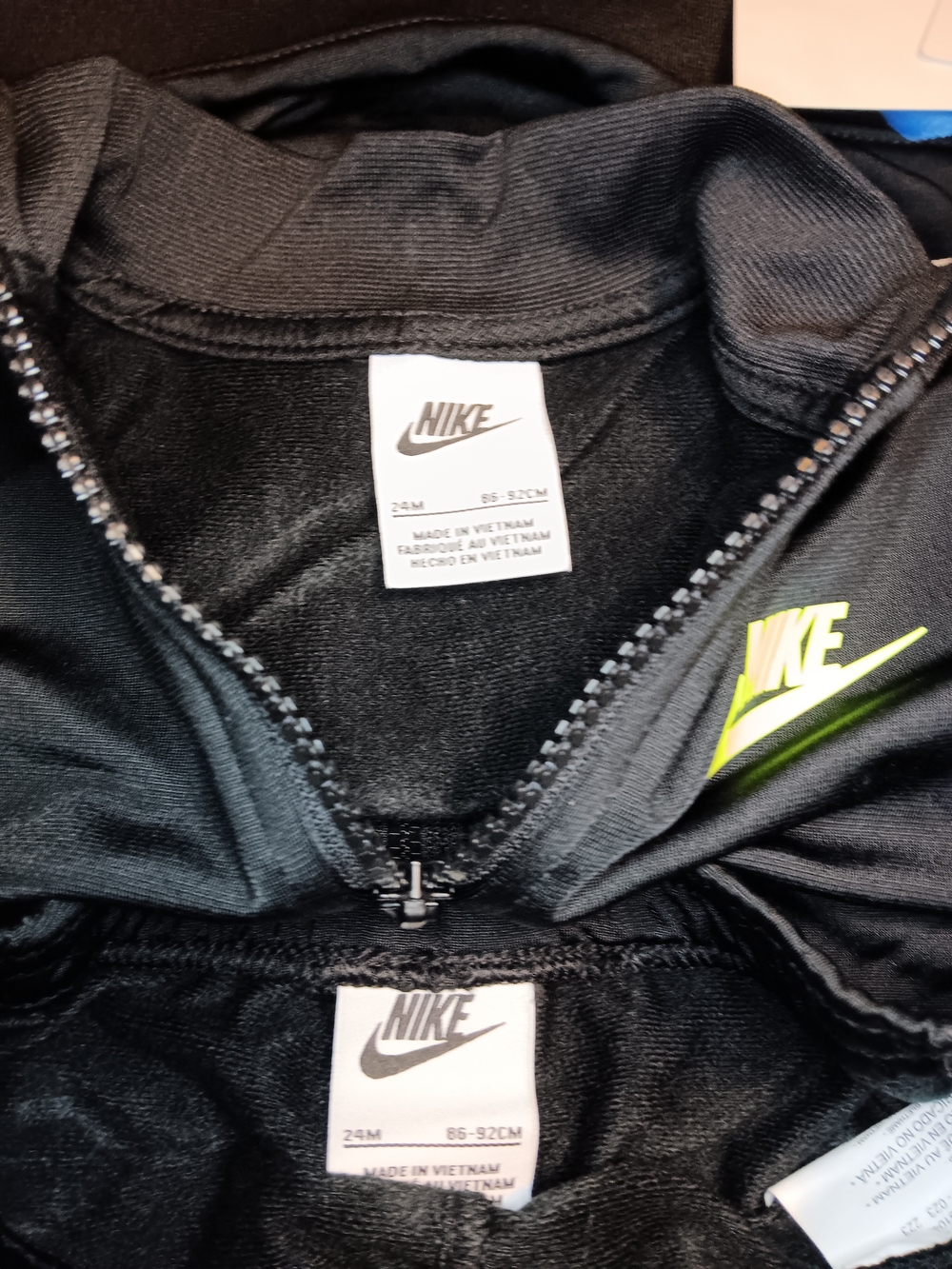 Nike NWT Toddler Track Jacket & Pants Set - Picture 7 of 9